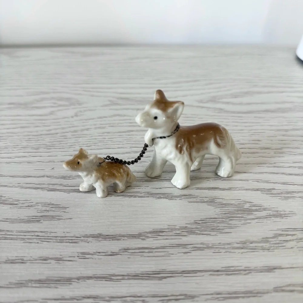 Vintage Mother and puppy dog porcelain figurine set AS IS